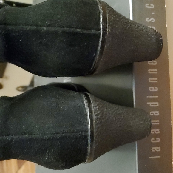 La Canadienne Black Suede Waterproof Boots with - 8M - Picture 5 of 7
